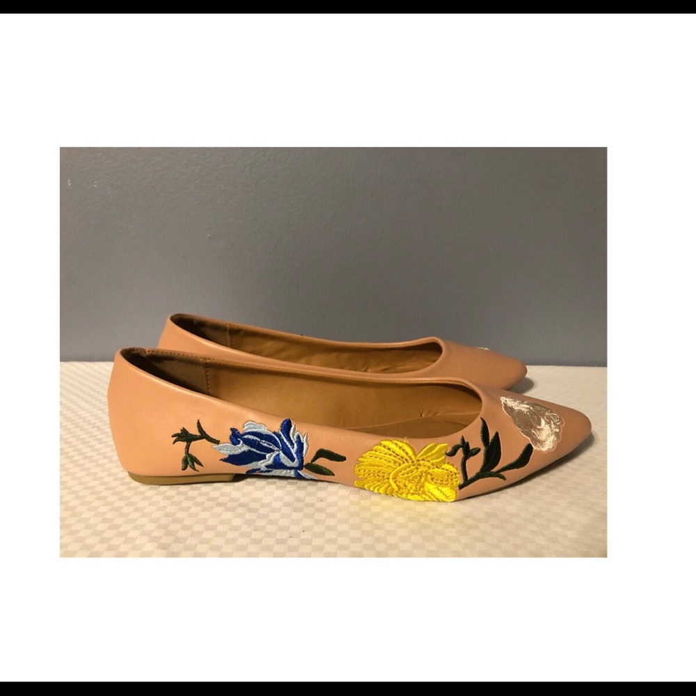 Qupid Floral Flat Shoes Size 8